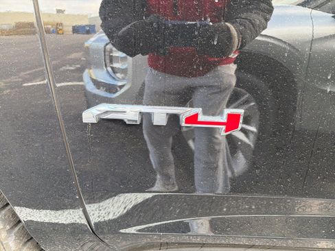 Used 2023 GMC Yukon AT4 w/ AT4 Premium Plus Package image 10