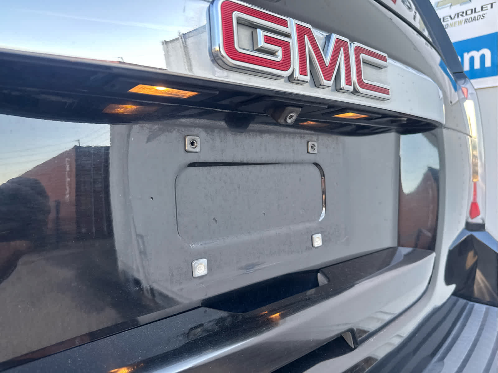 Used 2015 GMC Yukon Denali w/ Touring Package AWD/4WD image 18