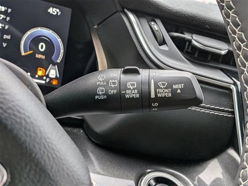 Used 2023 Jeep Grand Cherokee Altitude image 32