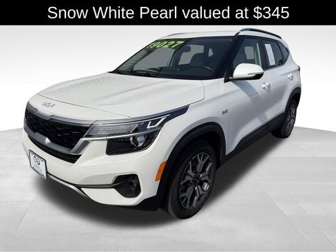 Used 2022 Kia Seltos EX image 3