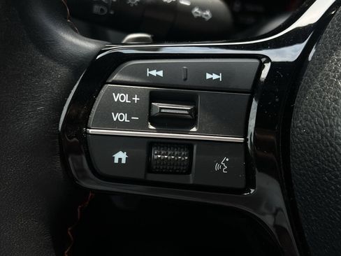 Used 2025 Honda Pilot TrailSport image 29