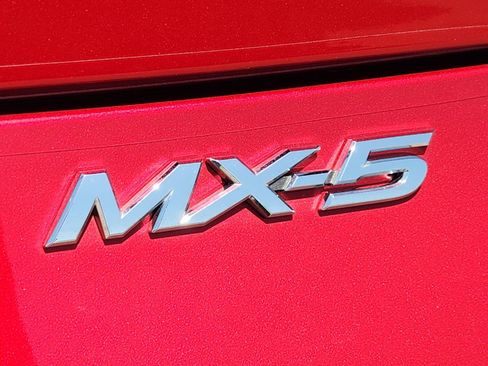 Used 2016 MAZDA MX-5 Miata Grand Touring RWD image 12