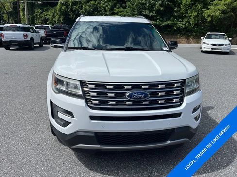 Used 2016 Ford Explorer XLT w/ Equipment Group 202A FWD image 3