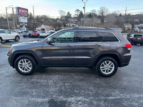 Used 2017 Jeep Grand Cherokee Laredo w/ Quick Order Package 2BE image 7