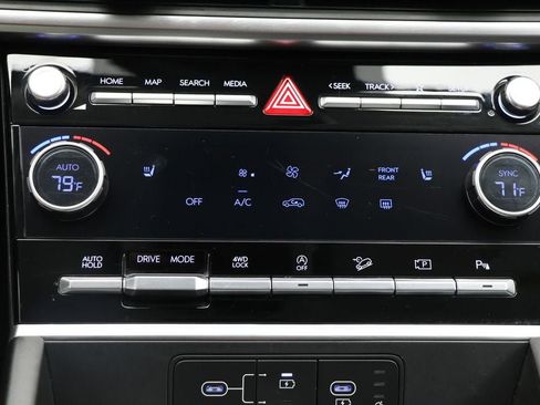 Used 2025 Hyundai Santa Fe SEL image 21