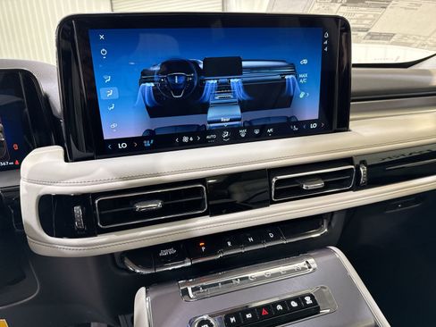 New 2026 Lincoln Aviator 2WD image 20