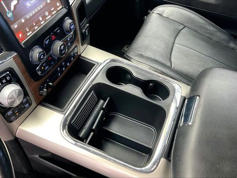 Used 2018 RAM 1500 Laramie AWD/4WD image 16