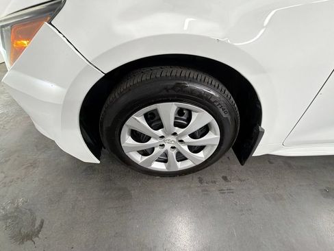 Used 2022 Toyota Corolla LE FWD image 29