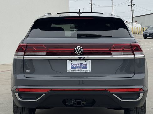 New 2026 Volkswagen Atlas Cross Sport SE FWD image 6