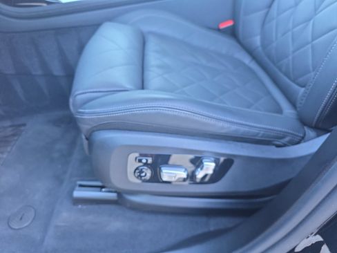 Used 2025 BMW X7 xDrive40i AWD/4WD image 28