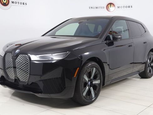 Used 2023 BMW iX xDrive50 w/ Sport Package AWD/4WD image 5