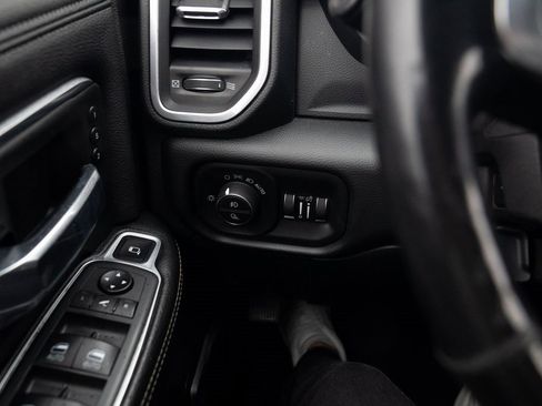 Used 2020 RAM 2500 Laramie w/ Night Edition image 13