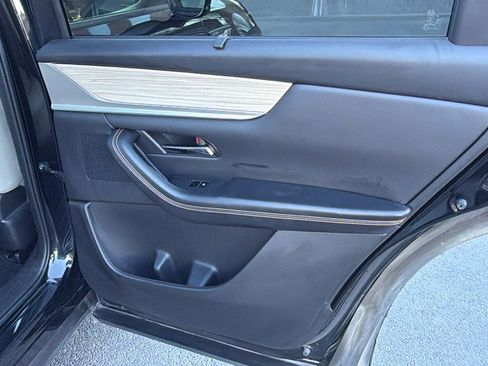 Certified 2025 MAZDA CX-90 3.3 Turbo w/ Preferred Package image 32