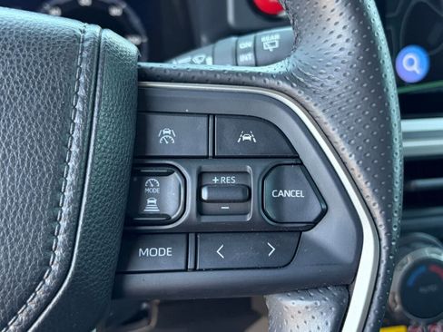 Used 2025 Toyota 4Runner TRD Off-Road Premium AWD/4WD image 19