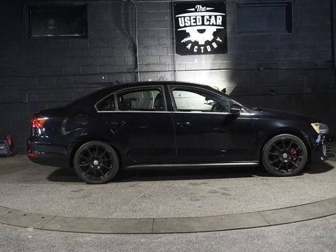Used 2012 Volkswagen Jetta GLI FWD image 7