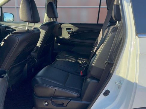 Used 2021 Honda Pilot Special Edition image 13