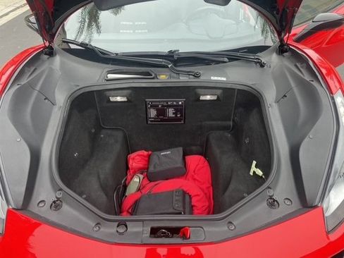 Used 2018 Ferrari 488 GTB RWD image 11