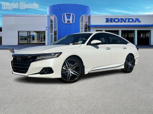 Used 2022 Honda Accord Touring image 2