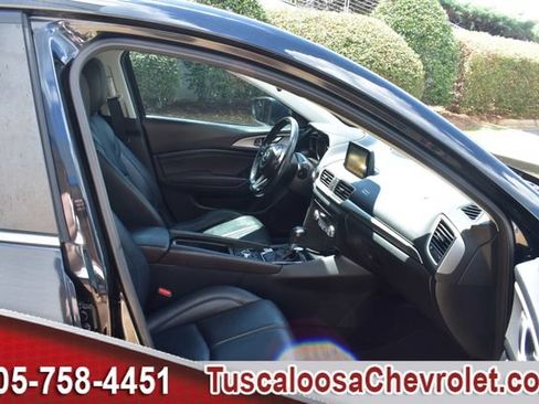 Used 2018 MAZDA MAZDA3 Touring FWD image 24