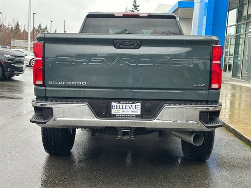Used 2025 Chevrolet Silverado 2500 LTZ image 4