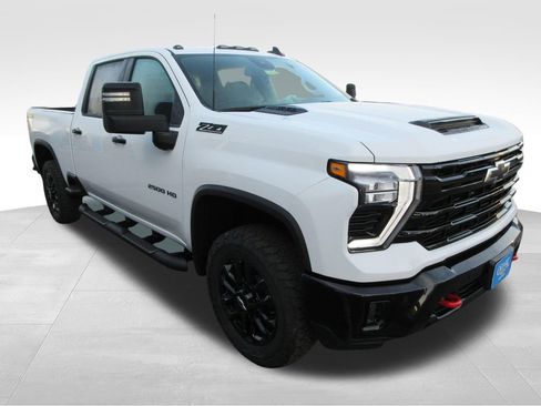 New 2026 Chevrolet Silverado 2500 LT w/ Trail Boss Package AWD/4WD image 7