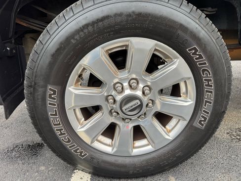 Used 2017 Ford F350 Platinum image 11