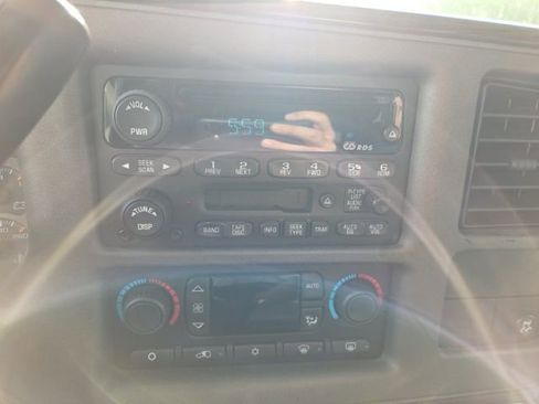 Used 2003 GMC Yukon XL Denali image 17