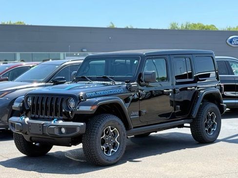 Used 2023 Jeep Wrangler Unlimited Rubicon 4xe w/ Cold Weather Group AWD/4WD image 38