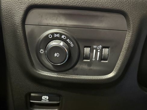 Used 2023 Jeep Grand Cherokee L Limited w/ Luxury Tech Group II AWD/4WD image 32