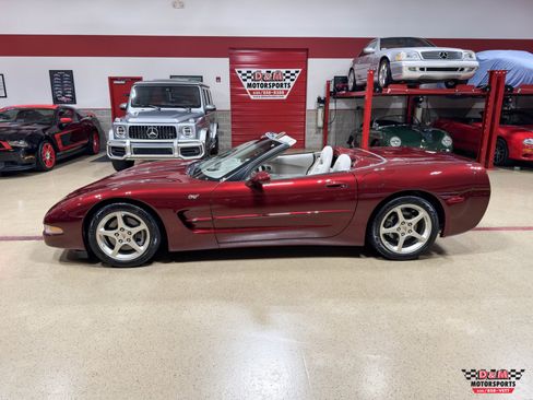 Used 2003 Chevrolet Corvette Convertible w/ Preferred Equipment Group1 image 2