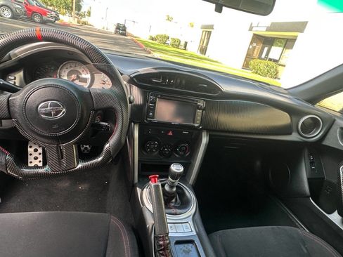 Used 2014 Scion FR-S image 9