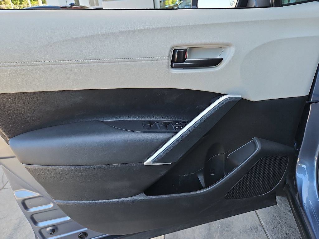 Used 2023 Toyota Corolla Cross L FWD image 13