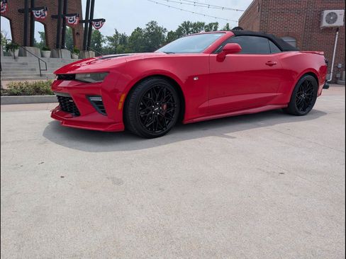 Used 2017 Chevrolet Camaro SS RWD image 1