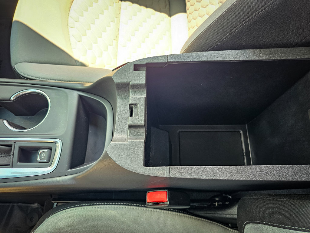 Used 2020 Chevrolet Equinox LS FWD image 24