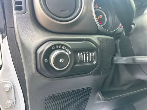 Used 2019 Jeep Wrangler Sport AWD/4WD image 17