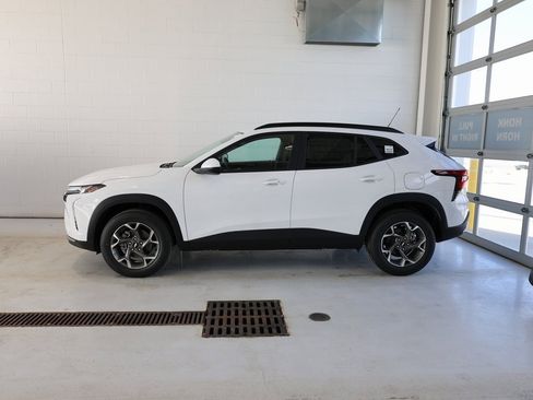 New 2026 Chevrolet Trax LT w/ LT Convenience Package image 7