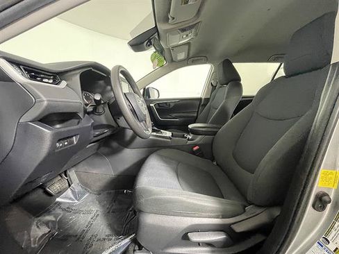 Certified 2019 Toyota RAV4 LE AWD/4WD image 9