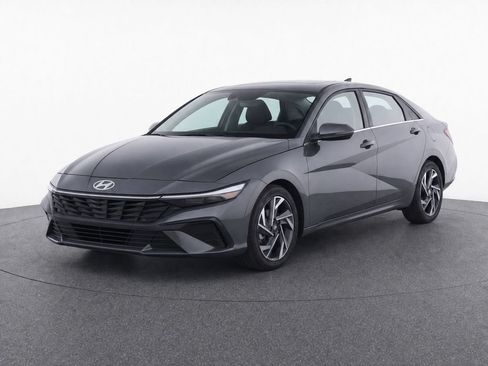 Used 2025 Hyundai Elantra Limited FWD image 19