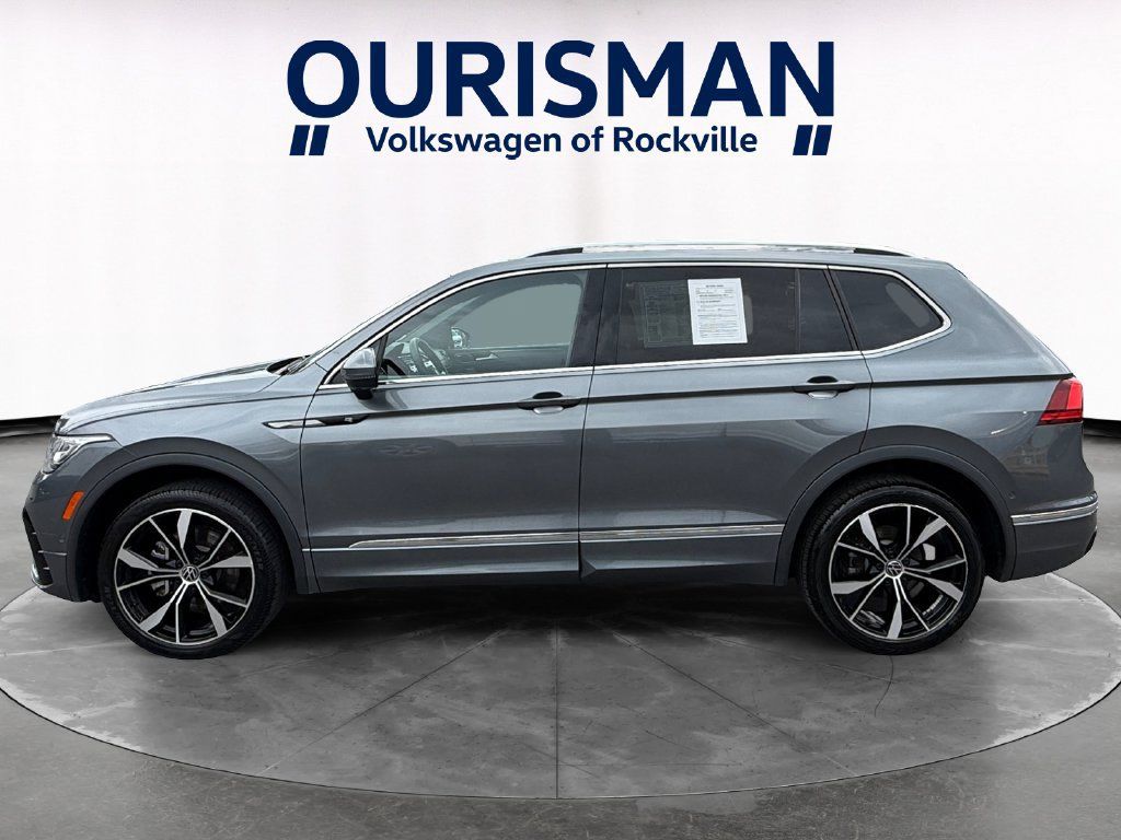 Used 2022 Volkswagen Tiguan SEL R-Line AWD/4WD image 3