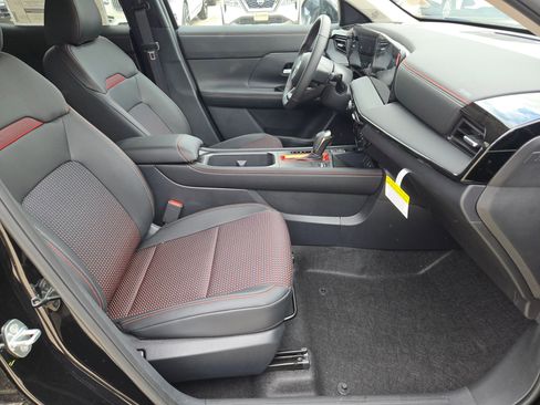 New 2026 Nissan Kicks SR FWD image 19