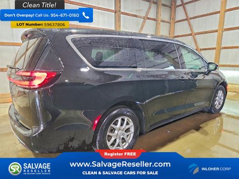 Used 2026 Chrysler Pacifica Select FWD image 4