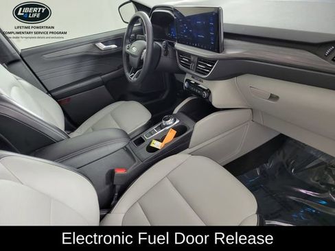 Used 2024 Ford Escape Platinum w/ Class II Trailer Tow Package image 19