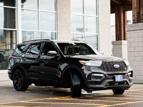 Used 2020 Ford Explorer ST w/ ST Street Pack image 15