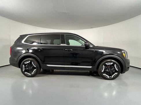 Used 2023 Kia Telluride S w/ S Sunroof Package image 8