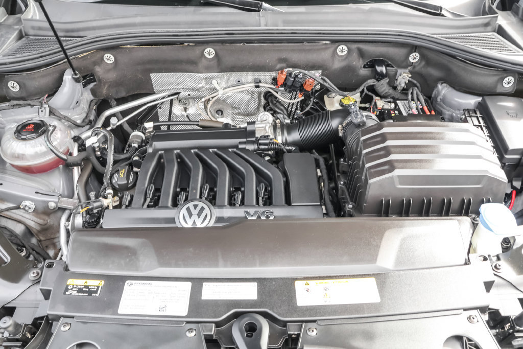 Certified 2023 Volkswagen Atlas Cross Sport SEL Premium R-Line AWD/4WD image 42