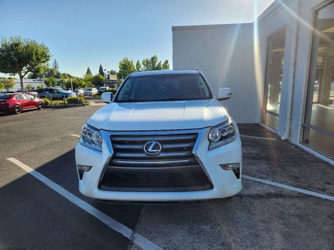 Used 2017 Lexus GX 460 Premium w/ Premium Package AWD/4WD image 8