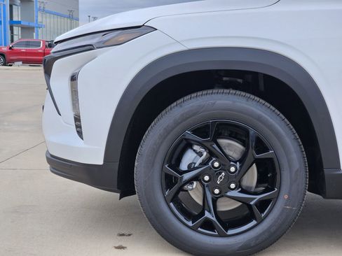 New 2026 Chevrolet Trax LT FWD image 12