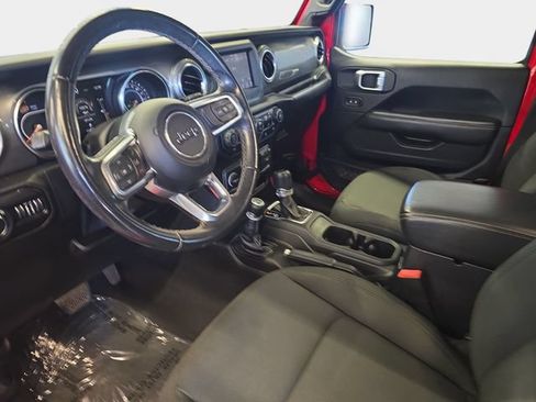Used 2019 Jeep Wrangler Unlimited Sahara AWD/4WD image 18