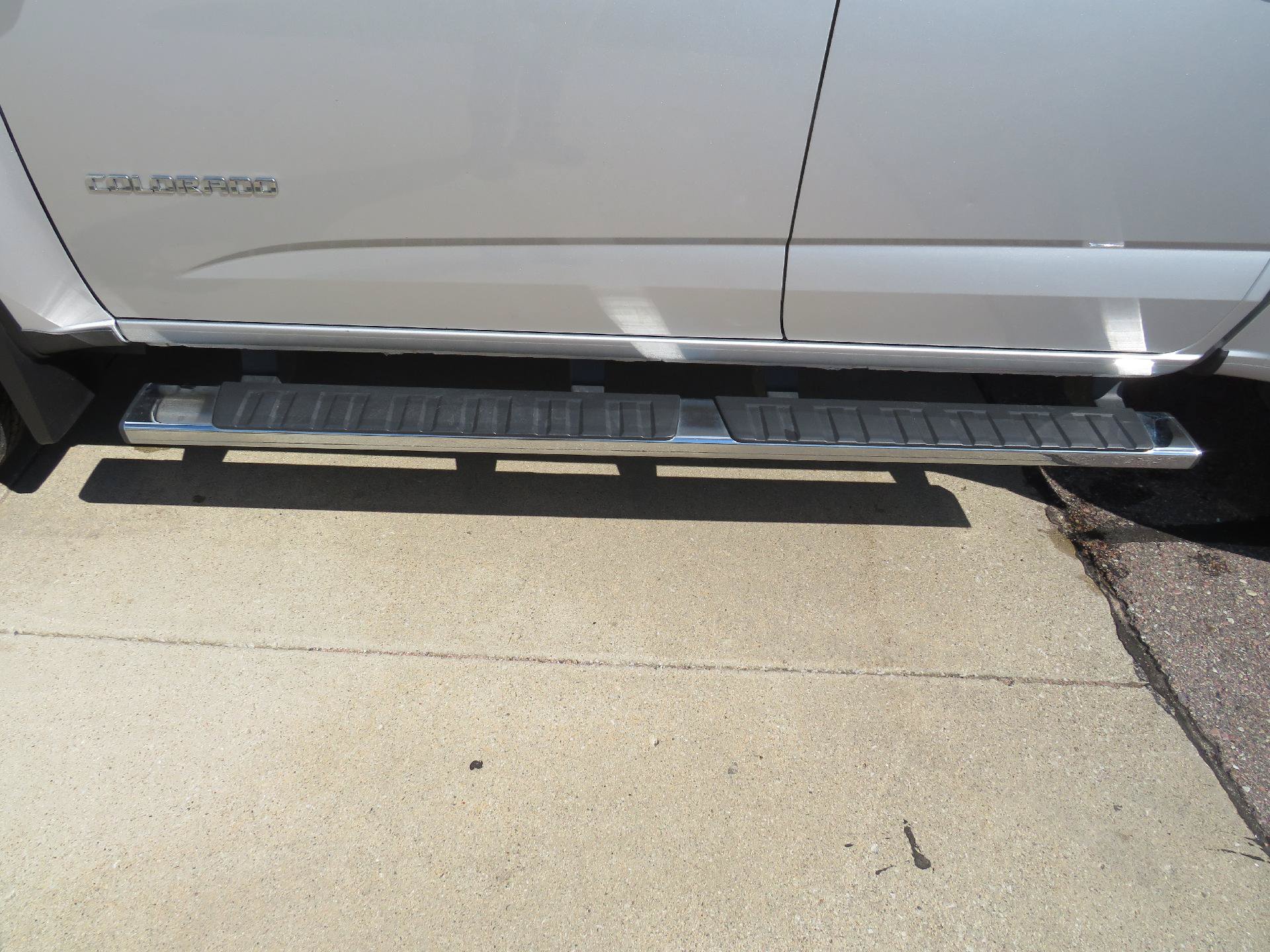 Used 2019 Chevrolet Colorado Z71 AWD/4WD image 3