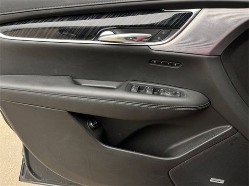 Used 2023 Cadillac XT6 Premium Luxury w/ Technology Package image 28